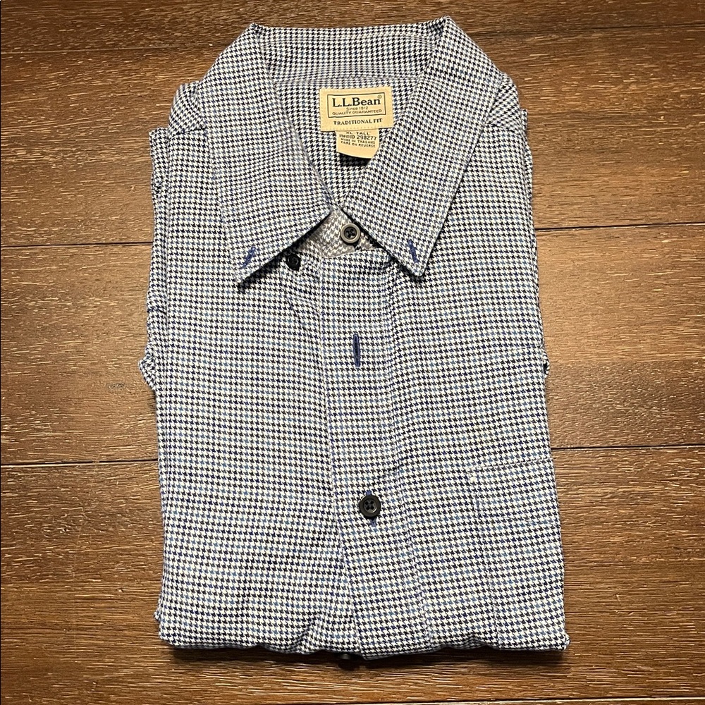 ⭐️CLEARANCE L.L. Bean Traditional Fit Dress Shirt